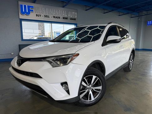 Used 2018 Toyota RAV4 XLE FWD image 5