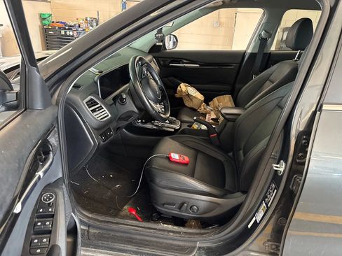 Used 2024 Kia Seltos EX FWD image 4