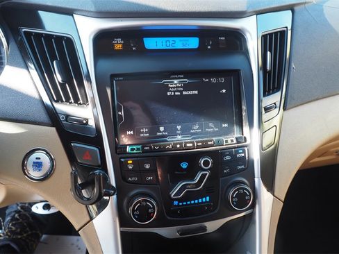 Used 2012 Hyundai Sonata Hybrid w/ Leather Pkg image 18