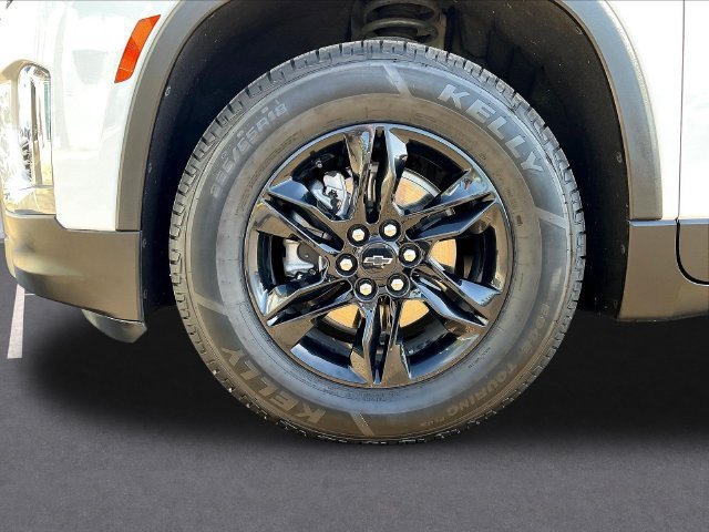 Certified 2023 Chevrolet Traverse LS w/ Midnight/Sport Edition FWD image 37