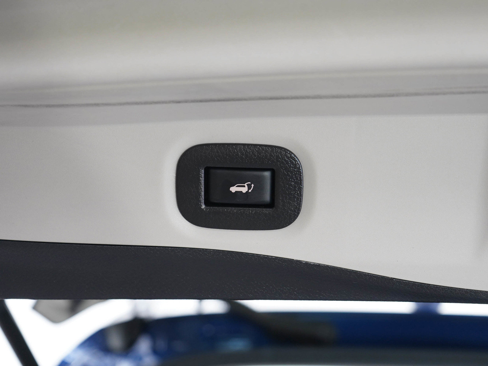 Used 2018 Nissan Rogue SV AWD/4WD image 18
