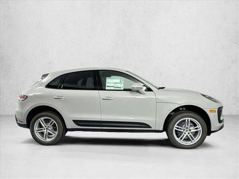 Certified 2025 Porsche Macan AWD/4WD image 8