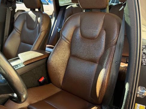 Used 2018 Volvo XC60 T6 Inscription w/ Convenience Package image 12