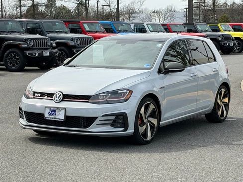 Used 2018 Volkswagen GTI SE image 2