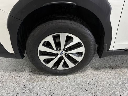 Used 2024 Subaru Outback Premium image 32