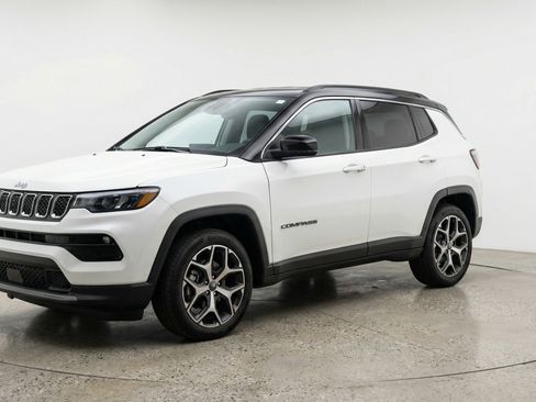 Used 2025 Jeep Compass Limited AWD/4WD image 3