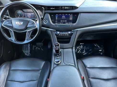 Certified 2022 Cadillac XT5 Premium Luxury FWD image 16