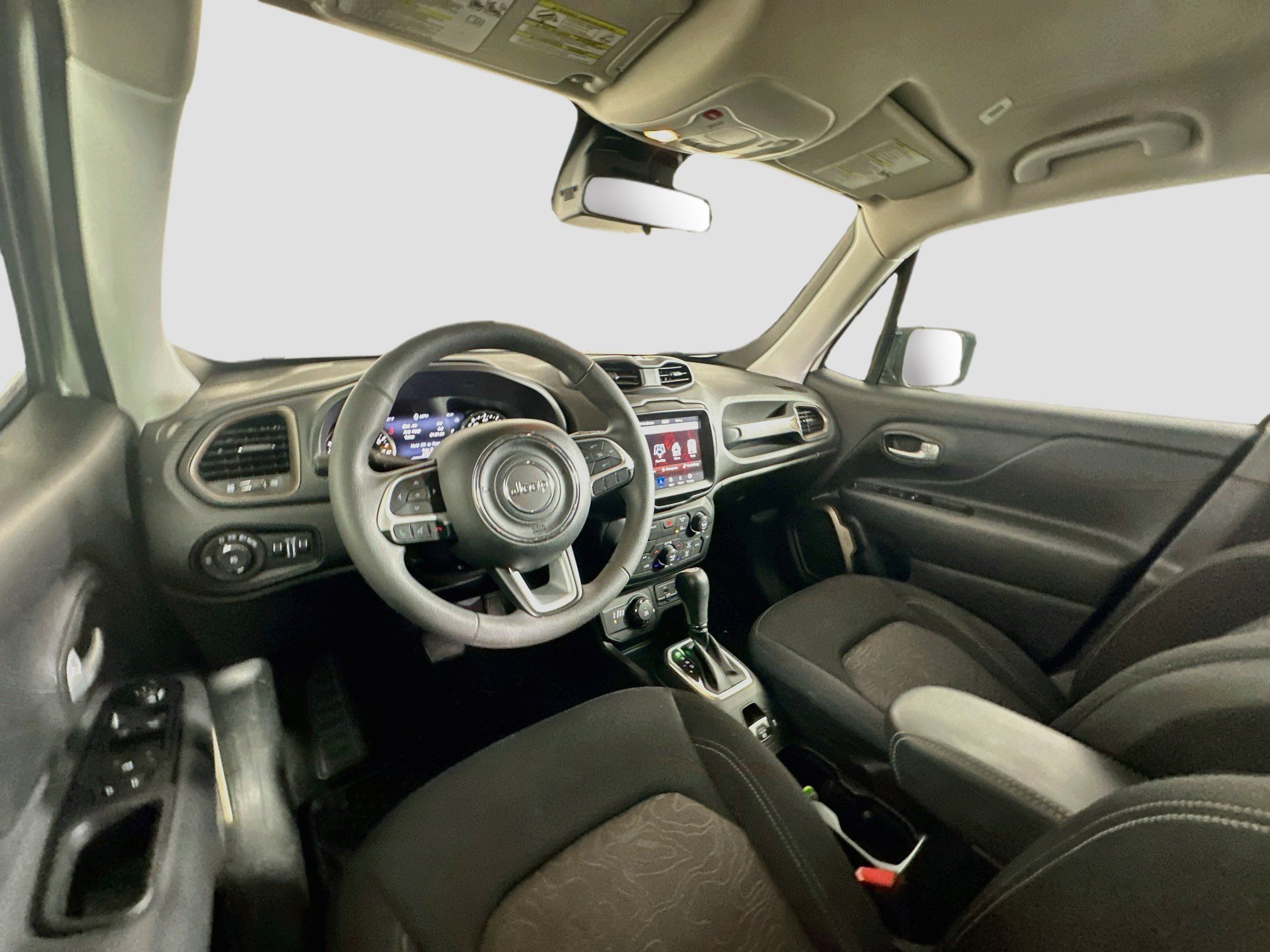 Used 2023 Jeep Renegade Latitude AWD/4WD image 18
