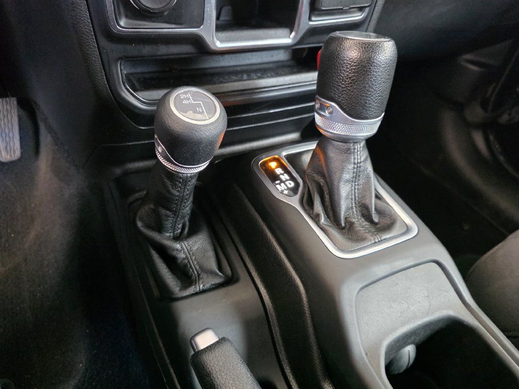 Used 2023 Jeep Wrangler Unlimited Sport AWD/4WD image 21