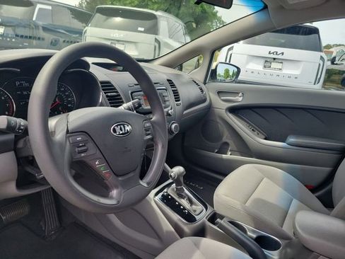 Used 2017 Kia Forte LX FWD image 11