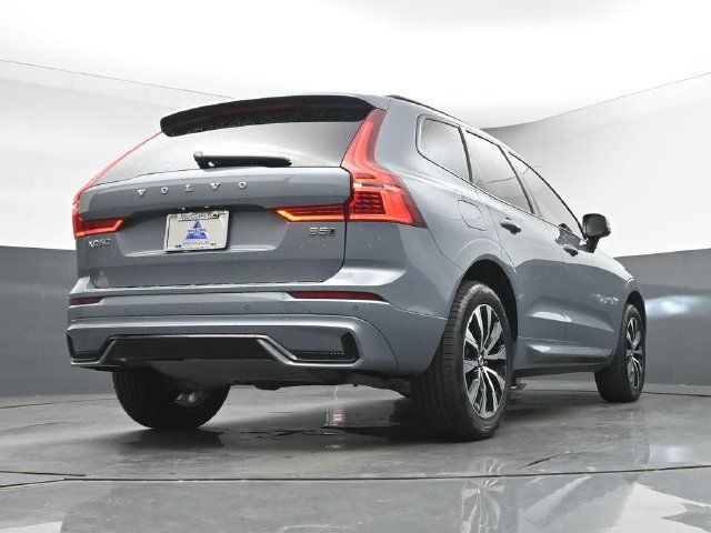 Used 2024 Volvo XC60 B5 Core w/ Protection Package Premier AWD/4WD image 39