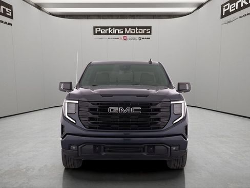 Used 2025 GMC Sierra 1500 Elevation w/ Preferred Package AWD/4WD image 9