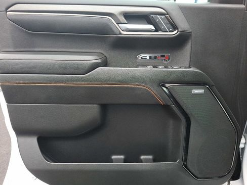 Used 2022 GMC Sierra 1500 AT4 w/ AT4 Premium Package image 12