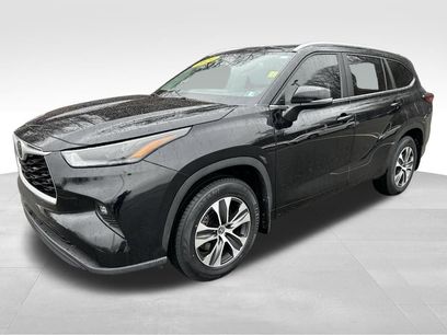 Used 2024 Toyota Highlander XLE