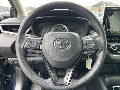 Used 2021 Toyota Corolla LE image 15