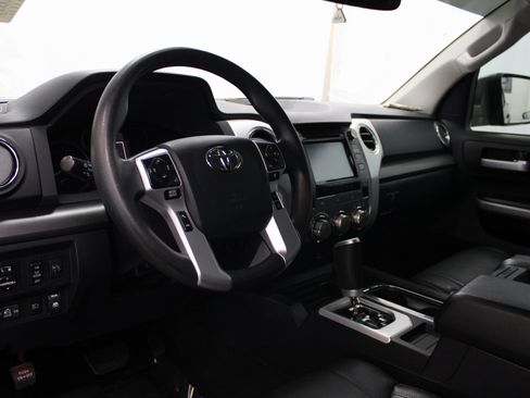 Used 2018 Toyota Tundra SR5 w/ SR5 Upgrade Package image 13