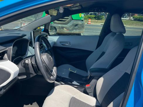 Used 2020 Toyota Corolla SE w/ Carpet Mat Package FWD image 9