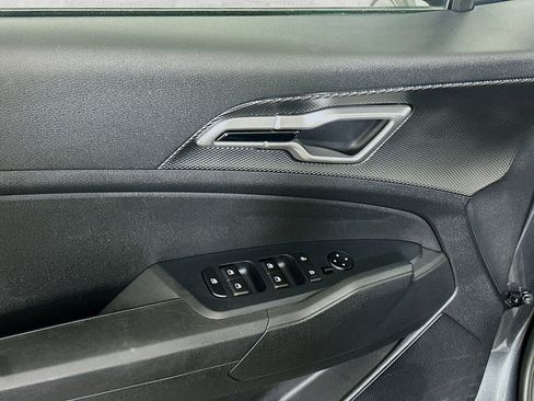 Used 2025 Kia Sportage LX image 15