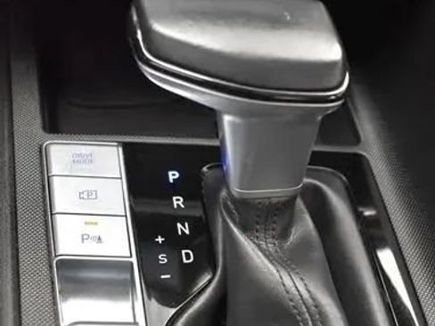 Used 2024 Hyundai Elantra Limited FWD image 35