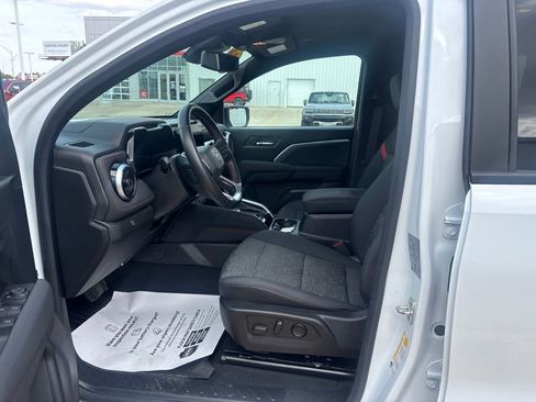 Used 2024 Chevrolet Colorado Z71 w/ Z71 Convenience Package 2 AWD/4WD image 13