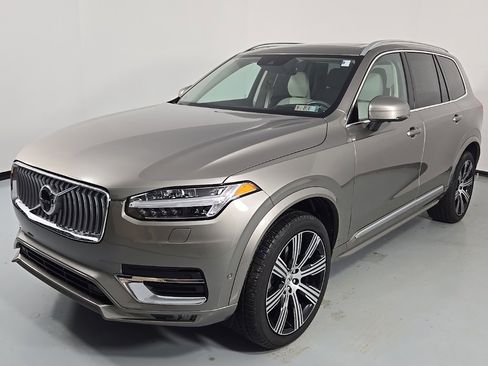 Used 2022 Volvo XC90 T6 Inscription w/ Advanced Package image 3