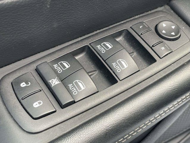 Used 2025 Chrysler Pacifica Select FWD image 15