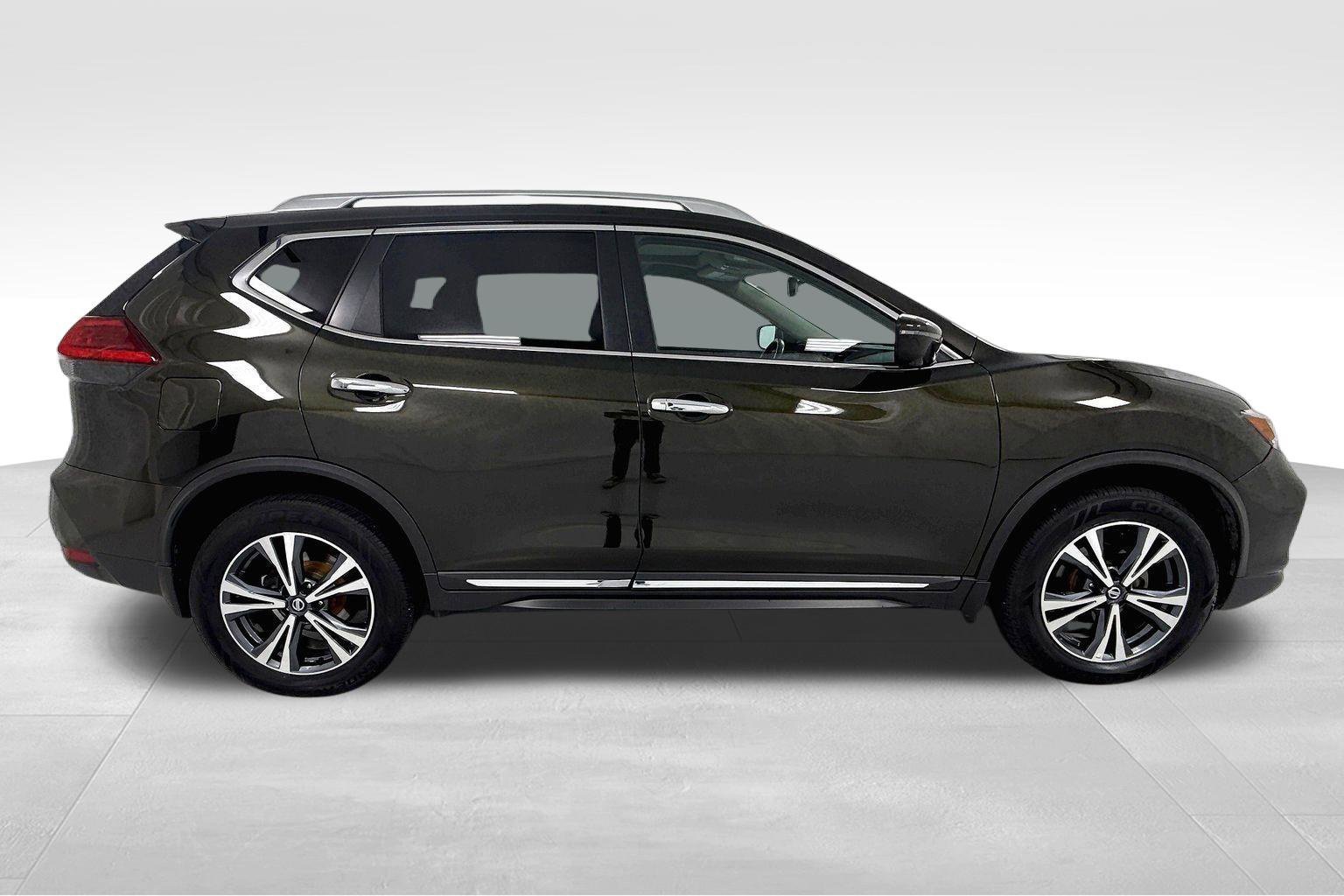 Used 2017 Nissan Rogue SL w/ SL Premium Package AWD/4WD image 8