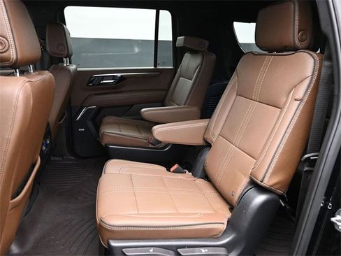 Used 2025 Chevrolet Suburban High Country w/ LPO, Illumination Package image 19