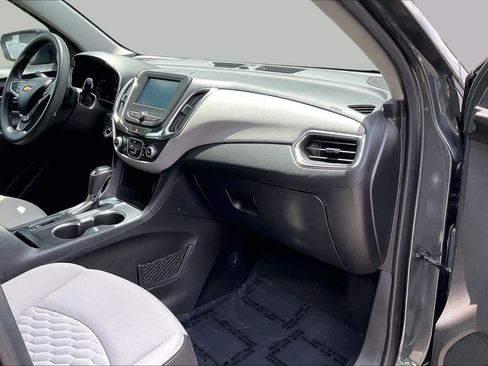 Used 2018 Chevrolet Equinox LS FWD image 16