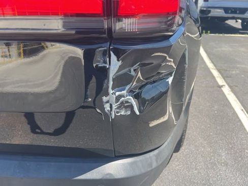 Used 2022 Rivian R1T Adventure image 6