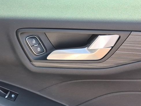 Used 2024 Ford Escape Platinum w/ Premium Technology Package AWD/4WD image 36