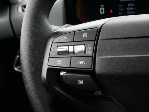 Certified 2025 Kia K4 FWD image 31