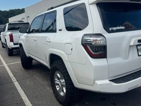 Used 2018 Toyota 4Runner SR5 RWD image 21