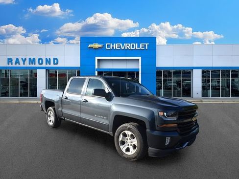 Used 2018 Chevrolet Silverado 1500 LT w/ All Star Edition AWD/4WD image 11