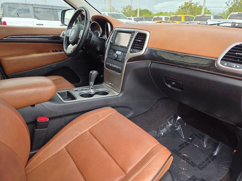 Used 2012 Jeep Grand Cherokee Overland Summit RWD image 9