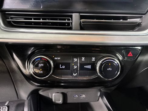 Used 2024 Chevrolet Trax LT FWD image 18