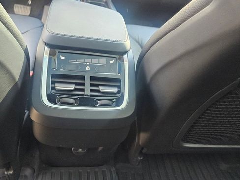Certified 2024 Volvo XC90 B5 Plus w/ Protection Package Premier image 19