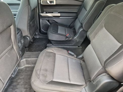 Used 2023 Ford Explorer XLT AWD/4WD image 19
