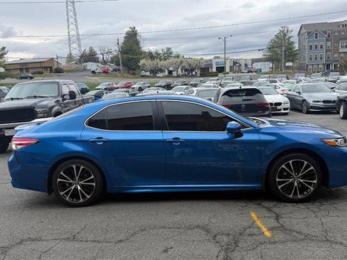 Used 2020 Toyota Camry SE image 7
