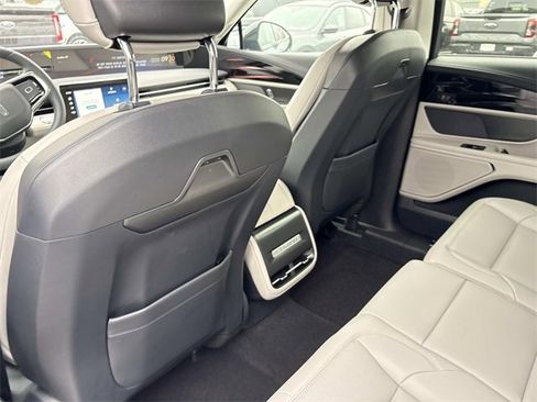 New 2026 Lincoln Nautilus Premier w/ Jet Appearance Package image 17