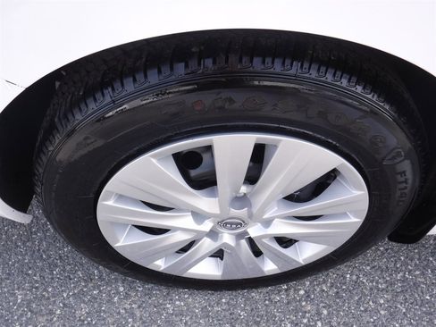 Used 2025 Nissan Sentra S image 4