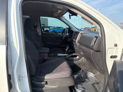 Used 2024 Nissan Frontier S AWD/4WD image 21