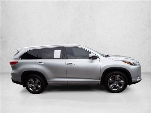 Used 2018 Toyota Highlander Limited Platinum AWD/4WD image 5