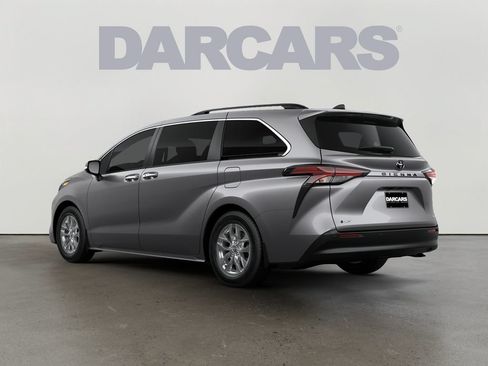New 2026 Toyota Sienna XLE FWD image 12