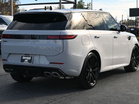Used 2025 Land Rover Range Rover Sport Dynamic SE image 11