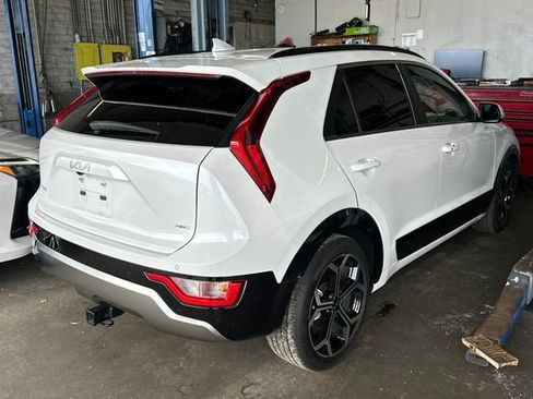 Used 2024 Kia Niro EX Touring FWD image 4