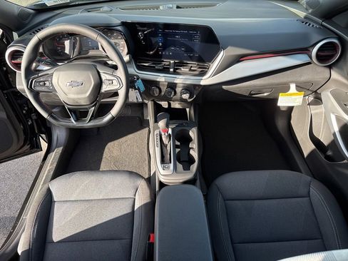 New 2026 Chevrolet Trax RS image 12