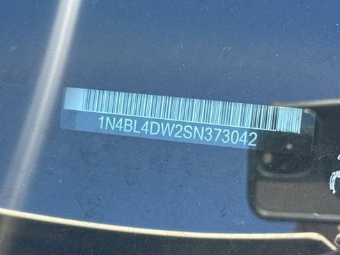 Used 2025 Nissan Altima 2.5 SV AWD/4WD image 8