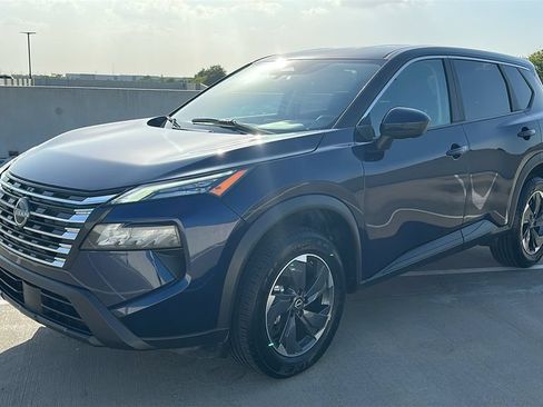Used 2025 Nissan Rogue SV FWD image 8