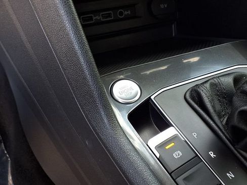 Used 2019 Volkswagen Tiguan SE FWD image 16